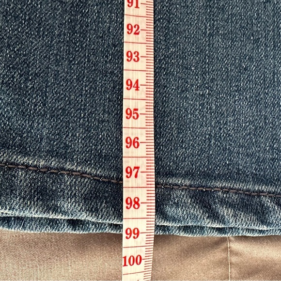 Gloria Vanderbilt Classic Jeans ๐ Size 12P | Timeless Comfort &โ Style ๐ - Picture 5 of 6